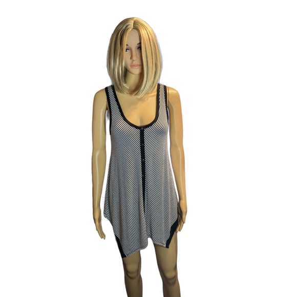 FROXX black & white diagonally striped asymmetrical spaghetti strap tank top. - Picture 10 of 12
